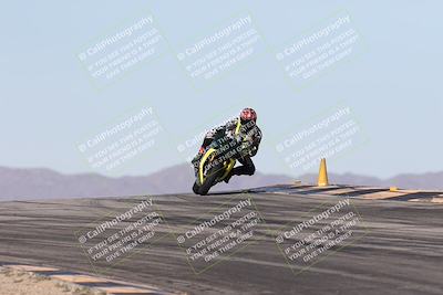 media/Dec-01-2025-Moto Forza (Mon) [[2daa91e15f]]/2-Intermediate Group/Session 2 (Turns 9 and 10)/